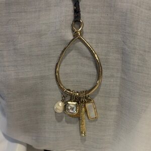 Chico’sElegant Gold Pendant Necklace